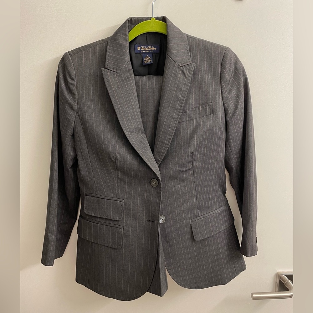 Brooks Brothers stripped wool suite sets size 2